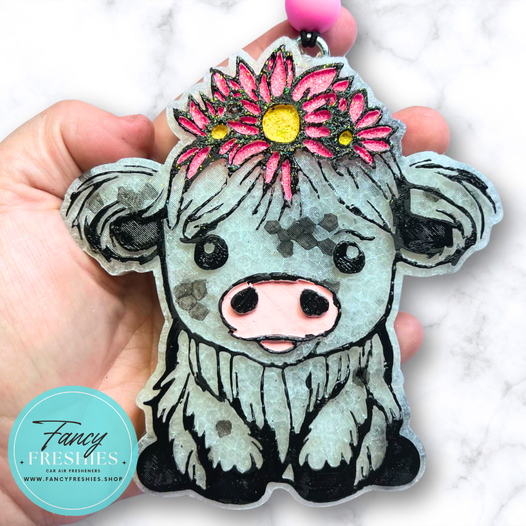 Highland Cow with Flowers Freshie