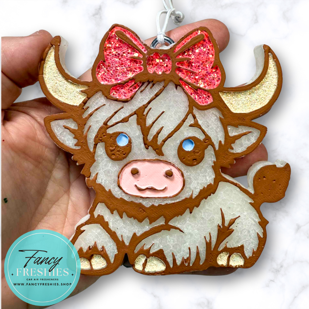 Highland Cow with Bow Freshie