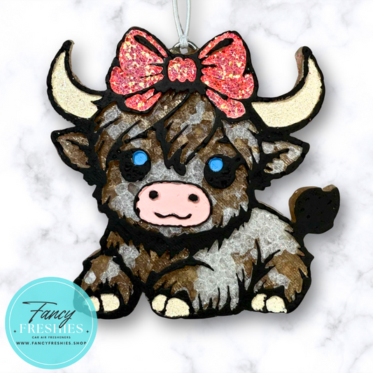 Highland Cow with Bow Freshie