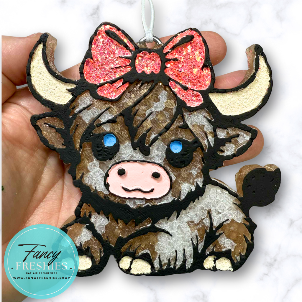 Highland Cow with Bow Freshie