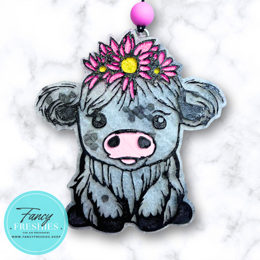 Highland Cow with Flowers Freshie
