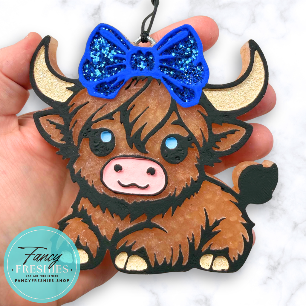 Highland Cow with Bow Freshie