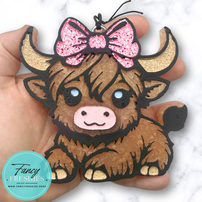 Highland Cow with Bow Freshie