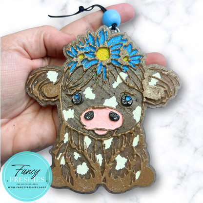 Highland Cow with Flowers Freshie